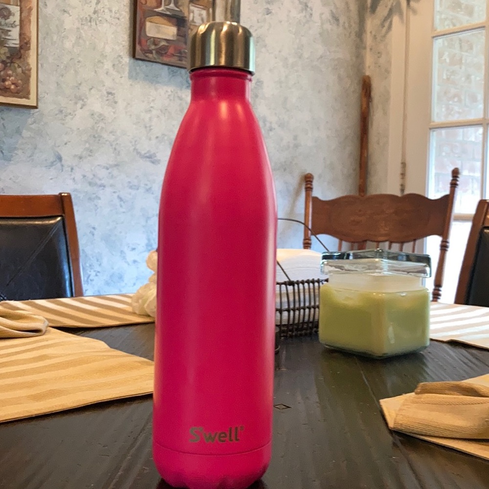 NEON PINK GORGEOUS S'well Brand beverage holder🤗